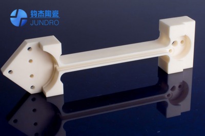 半導(dǎo)體行業(yè)：氧化鋁陶瓷發(fā)展的又一個(gè)里程碑！